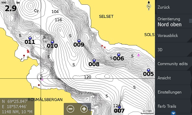 Navionics+ charts fishing map on a Lowrance HDS Carbon.